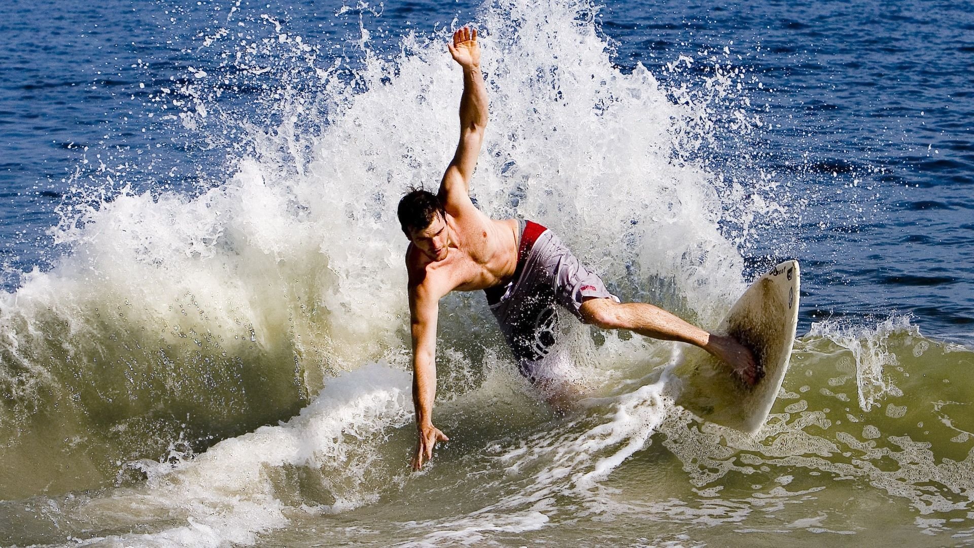 开云综合服务-前腰位置是否在现代战术中被边缘化，前腰在哪个位置